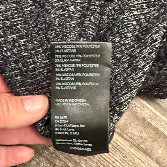 Anthropologie Charcoal V-Neck Sweater - Picture 4 of 5